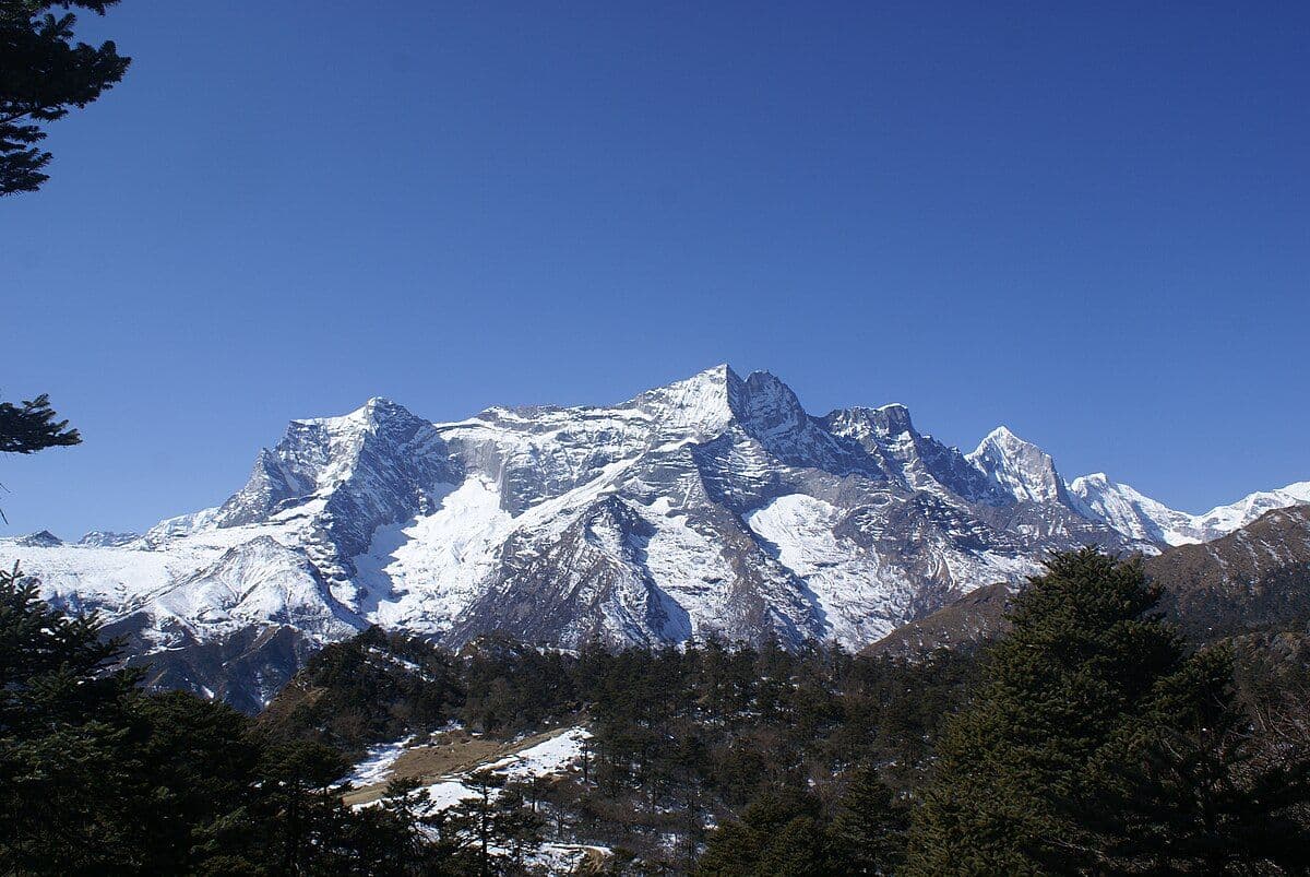 Kongde Peak Climbing