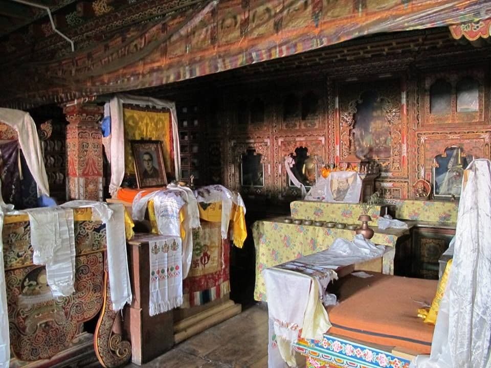 Tsum Valley trekking